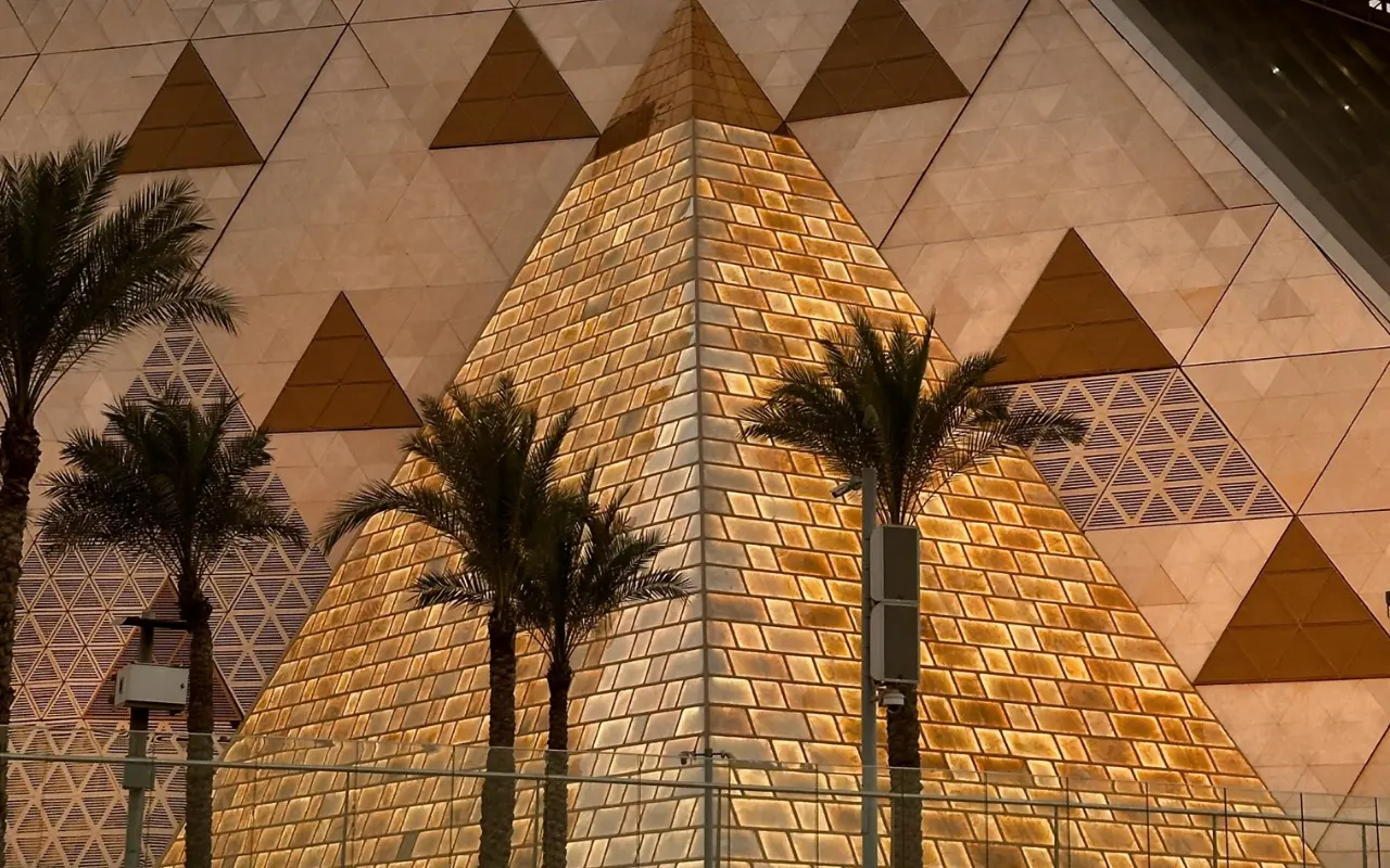 Gran Museo Egipcio en Giza: Una Ventana al Antiguo Egipto