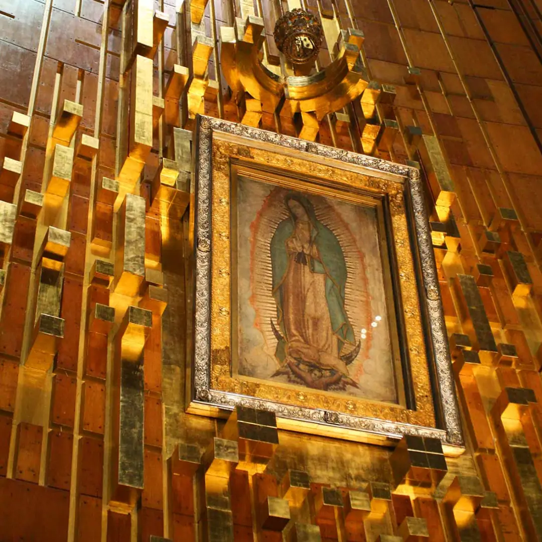 Caminando con fe y devoción profunda