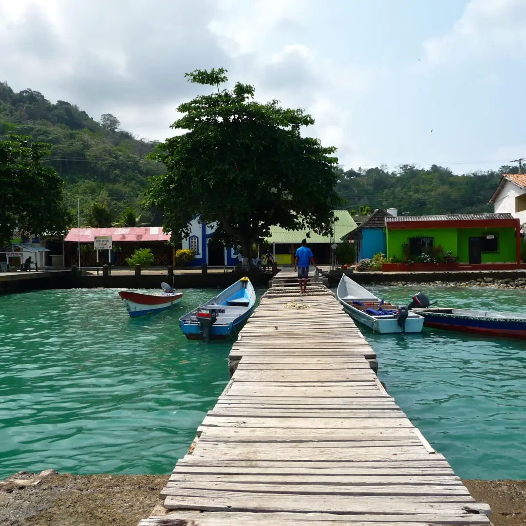 Playas vírgenes y aguas cristalinas